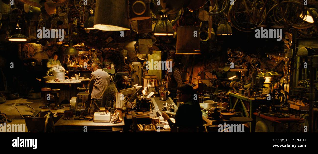 Micmacs à tire-larigot année : 2009 France réalisateur : Jean-Pierre Jeunet Yolande Moreau, Michel Crémadès, Omar Sy, Dominique Pinon, Marie-Julie Baup Banque D'Images