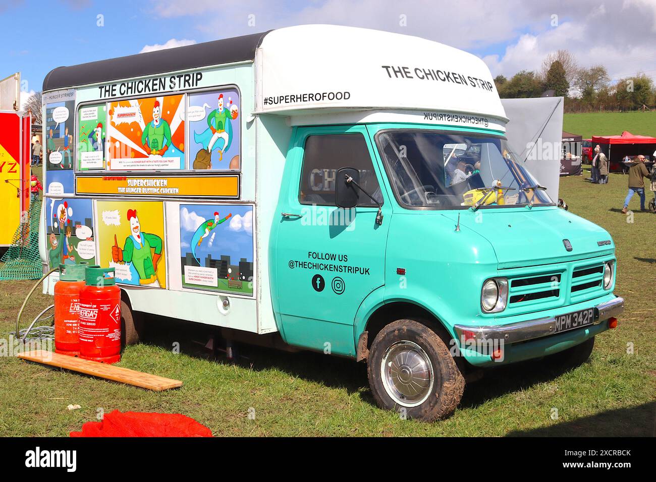 Betty The Bedford un Beford CF250 vintage de 1976 construit à l'origine comme un camping-car, maintenant restauré et converti en un fourgon alimentaire mobile pour événements. Banque D'Images
