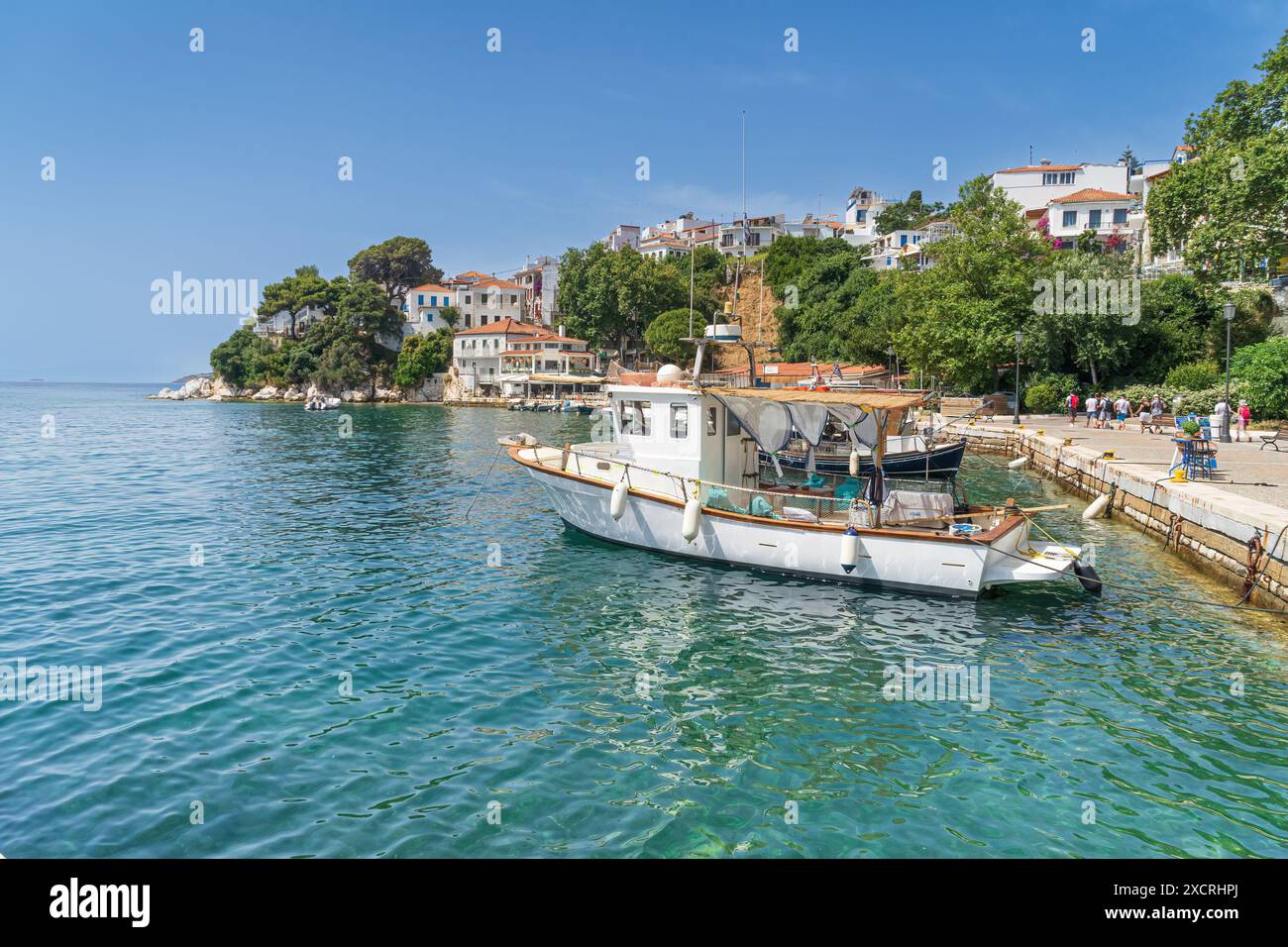 Vieux port de Skiathos sur l'île de Skiathos une des îles Sporades en Grèce Banque D'Images