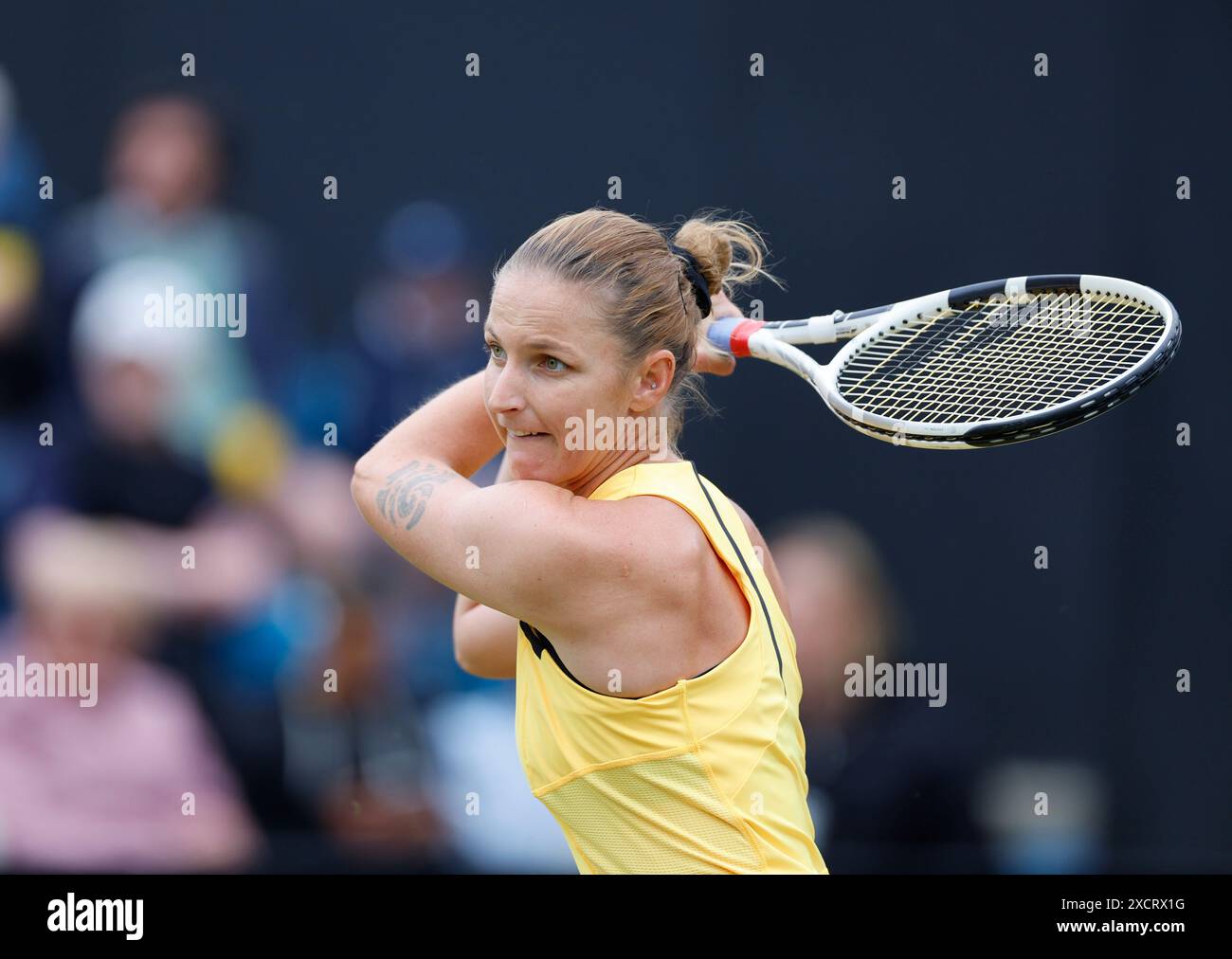 18 juin 2024 ; Edgbaston Priory Club, Birmingham, Angleterre : Rothesay Tennis Classic Birmingham, jour 2 ; Karolina Pliskova (CZE) dans son match en simple femme contre Caroline Dolehide (USA) Banque D'Images