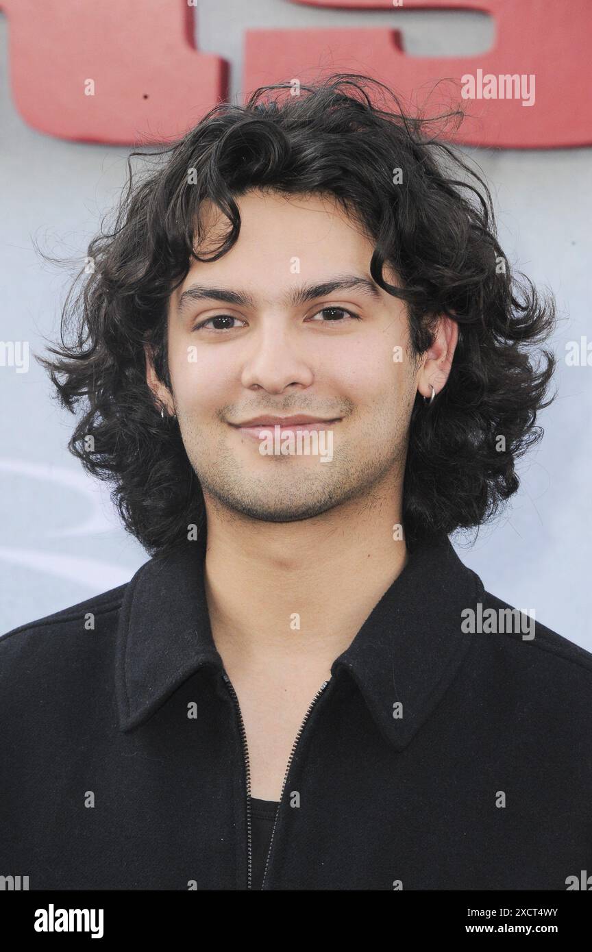 CA. 17 juin 2024. Xolo Maridueña aux arrivées pour LA première de BIKERIDERS, TCL Chinese Theatre, Los Angeles, CA, 17 juin, 2024. crédit : Elizabeth Goodenough/Everett Collection/Alamy Live News Banque D'Images