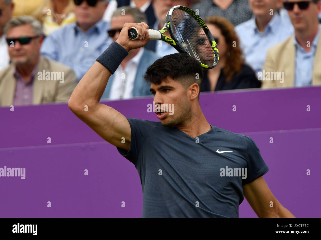 18.06.2024 Cinch Tennis Championships Queens Club London. Champion en titre et premier joueur Carlos Alcaraz ESP jouant Francisco Cerundolo ARG. Alcaraz a gagné en sets consécutifs crédit : Leo Mason ALAMY News & Sport Banque D'Images