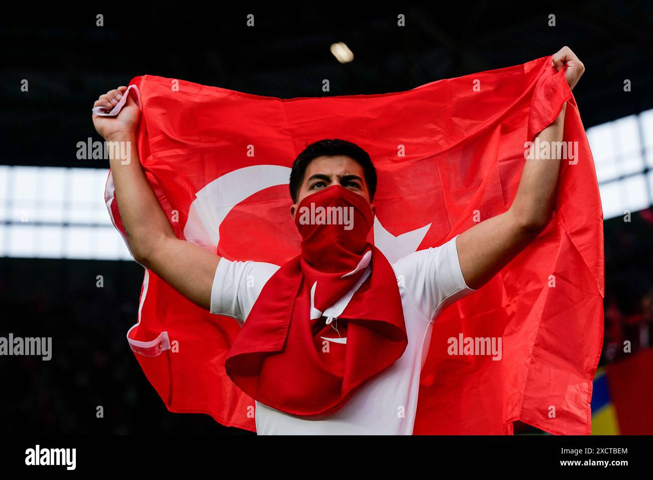 Dortmund, Allemagne. 18 juin 2024. Dortmund, Allemagne, 18 juin 2024 : fan de Turkiye lors du match de football UEFA EURO 2024 Allemagne du Groupe F entre Turkiye et la Géorgie au BVB Stadion Dortmund à Dortmund, Allemagne. (Daniela Porcelli/SPP) crédit : SPP Sport Press photo. /Alamy Live News Banque D'Images