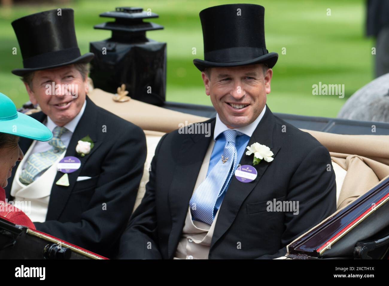 Peter Phillips, fils de la princesse Royale, arrive dans la procession Royal Carriage le premier jour de Royal Ascot à l'hippodrome d'Ascot dans le Berkshire Banque D'Images