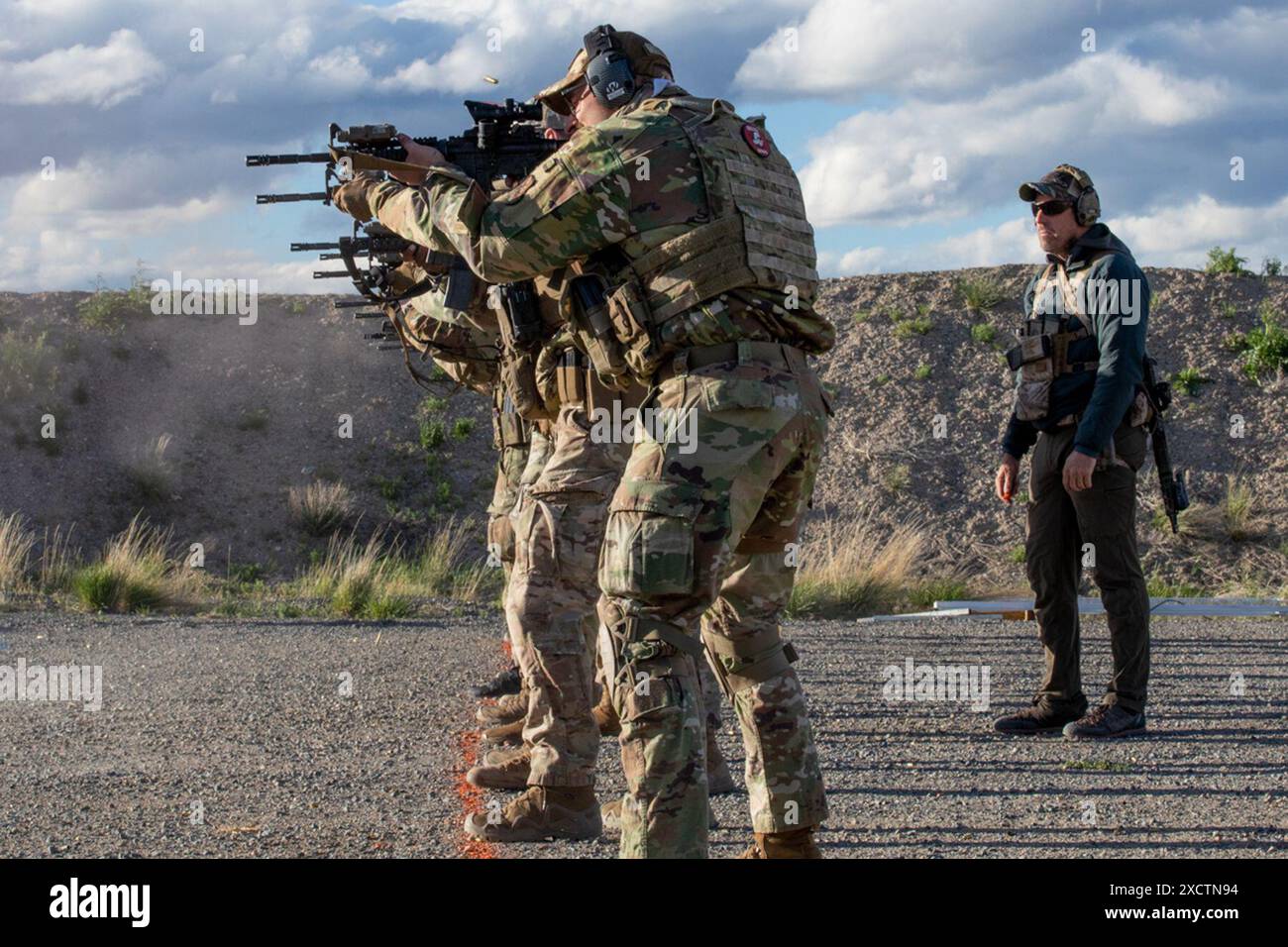 29 mai 2024 - Helena, Montana, États-Unis - les aviateurs du 341st Security Forces Group de la base aérienne de Malmstrom mènent une formation de tir à courte portée à ft. Harrison, MT, les 28 et 29 mai 2024. En partenariat avec les entraîneurs progressive FORCE concepts de Las Vegas, NV, ces aviateurs pratiquent plusieurs réponses standard pour différents systèmes d'armes afin de renforcer les compétences et apporter de nouveaux concepts d'entraînement à leurs unités. Cette formation démontre les relations établies entre le service actif, la Garde nationale et les formateurs civils! (Crédit image : © U.S. Army/ZUMA Press Wire) USAGE ÉDITORIAL SEULEMENT! N Banque D'Images