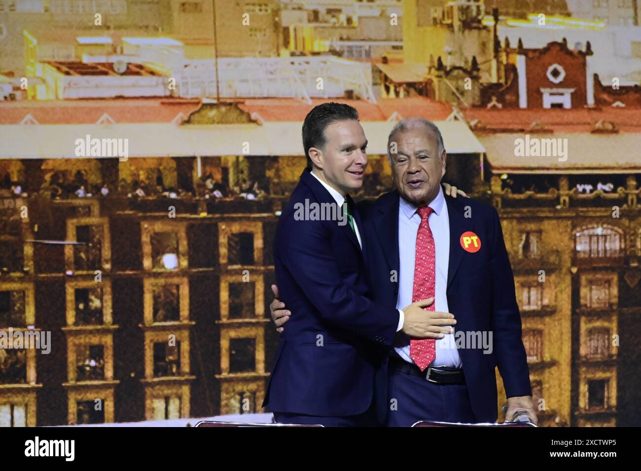 Mexico, Mexique. 18 juin 2024. Manuel Velasco Coello et le président national du Partido del Trabajo (PT) Alberto Anaya lors d'une réunion de la nouvelle présidente mexicaine Claudia Sheinbaum Pardo avec les législateurs fédéraux élus par la coalition "Sigamos Haciendo Historia" au Centre mondial du commerce de Mexico (WTC). Le 18 juin 2024 à Mexico, Mexique. (Photo de Carlos Tischler/ crédit : Eyepix Group/Alamy Live News Banque D'Images