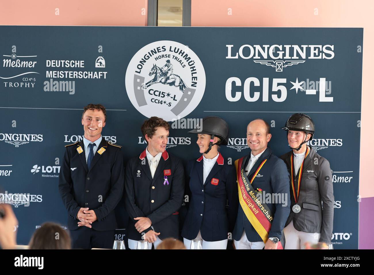 Vainqueurs du Trophée CCI4* Meßmer et de la Deutsche Meisterschaft au Longines Luhmuhlen Horse Trials le 16 juin 2024, Luhmuhlen, Allemagne (photo de Maxime David - MXIMD Pictures) Banque D'Images