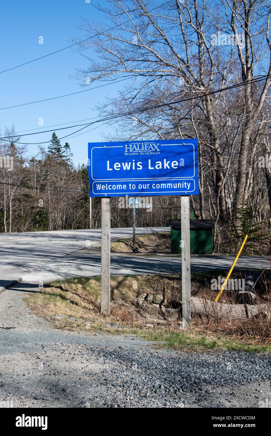 Bienvenue au panneau Lewis Lake sur NS 3 en Nouvelle-Écosse Banque D'Images