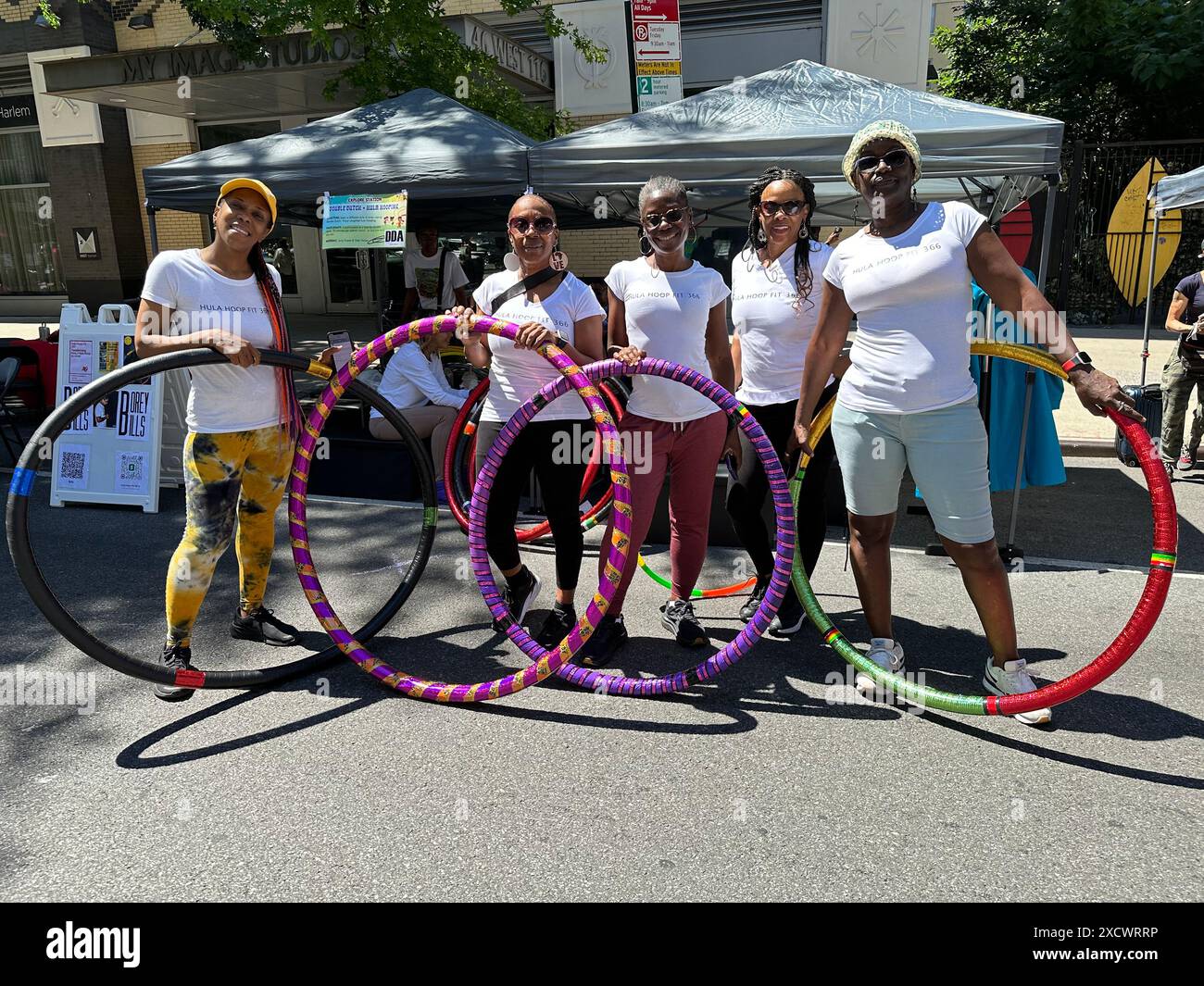 New York, N.Y. - 15 juin 2024 : participants à la 31e édition annuelle de Harlem Junetenth Celebration Parade, organisée par Masjid Malcom Shabazz. Junetenth est un jour férié fédéral consacré à la fin de l'esclavage aux États-Unis le 19 juin 1865, lorsque le major-général Gordon Granger ordonna l'application définitive de la Proclamation d'émancipation au Texas à la fin de la guerre de Sécession. Banque D'Images