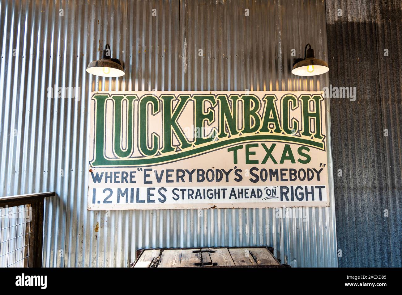 Panneau « où tout le monde est quelqu'un », Luckenbach, Texas, USA Banque D'Images
