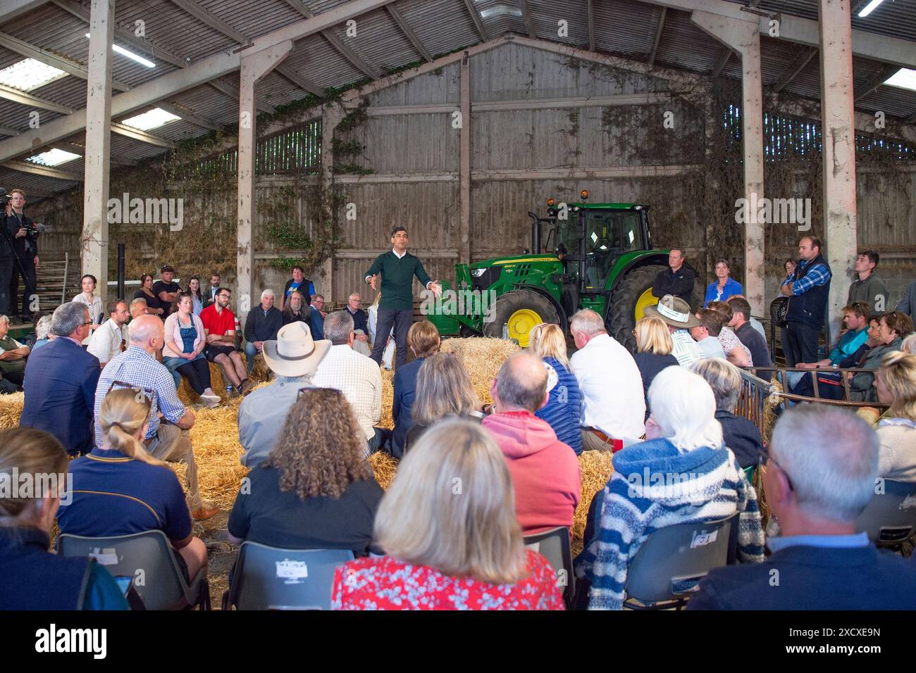 Le premier ministre Rishi Sunak parle aux agriculteurs britanniques Banque D'Images