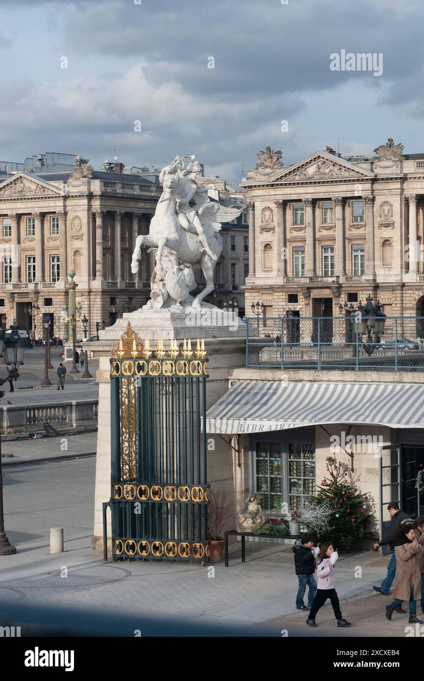 Paris, France, scènes de rue, monuments français, place de la Concorde, Musée de la Marine, sculptures publiques, 'la Renommée » Banque D'Images