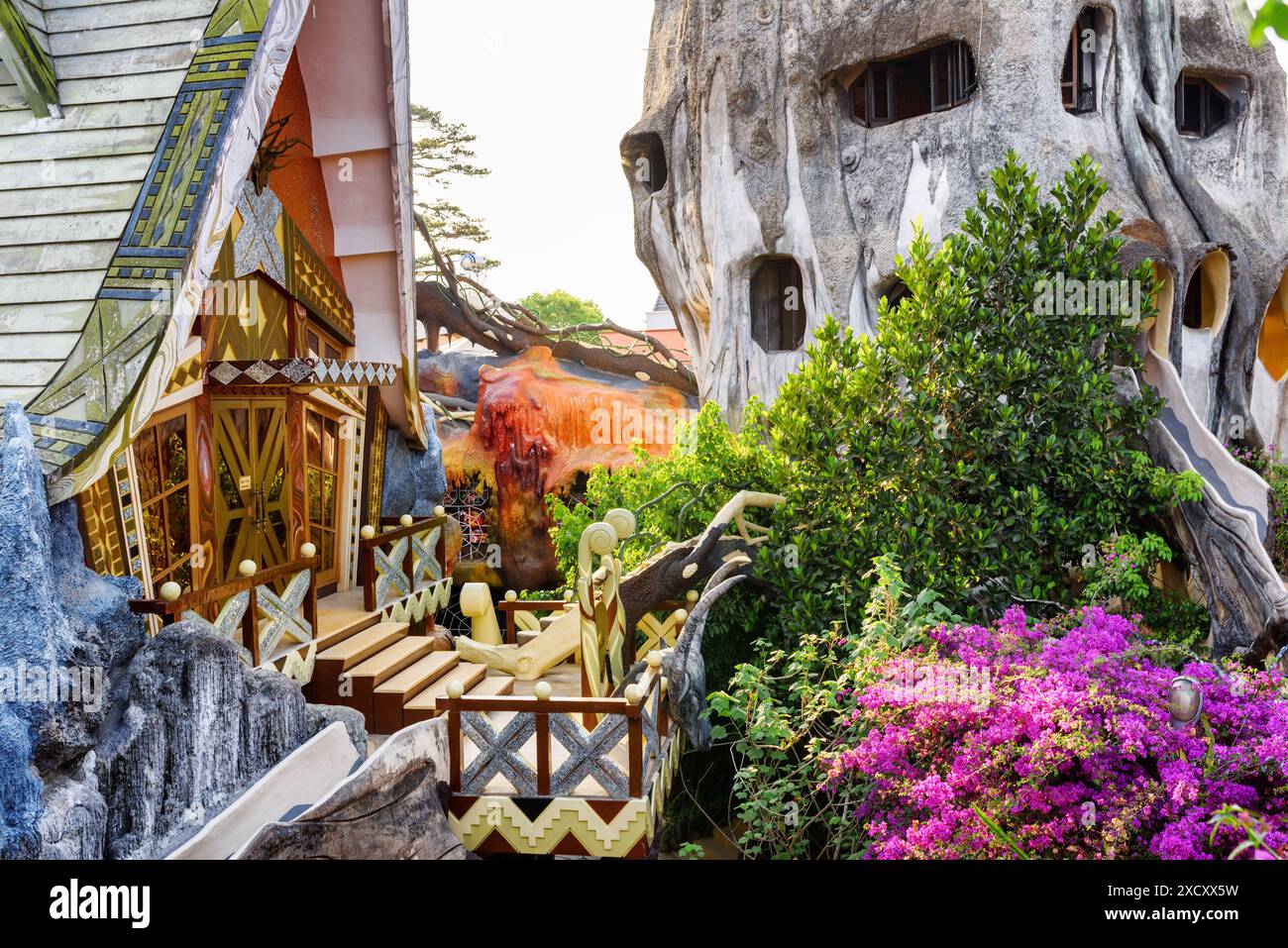 Dalat, Vietnam - 20 mars 2015 : extérieur incroyable de Crazy House (maison d'hôtes Hang Nga). Architecture impressionnante de la maison de conte de fées. Banque D'Images