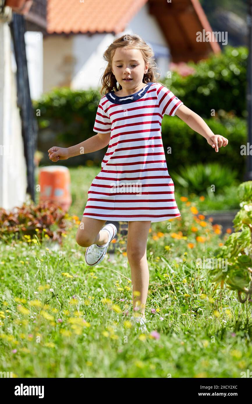 Fille, Getaria, Gipuzkoa, Pays Basque, Espagne Banque D'Images