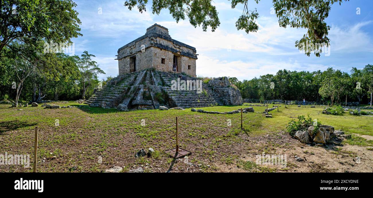 Temple des sept poupées à Dzibilchaltun, Yucatan, Mexique Banque D'Images