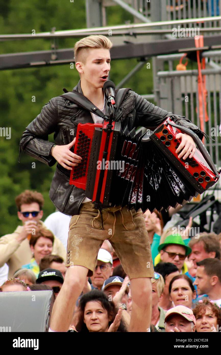 Felix Muhr vor der Ausstrahlung der TV-Show Wenn die Musi spielt - Sommer Open Air 2024 am Hoferriegel. Bad Kleinkirchheim, 15.06.2024 *** Felix Muhr avant la diffusion de l'émission Wenn die Musi spielt Sommer Open Air 2024 au Hoferriegel Bad Kleinkirchheim, 15 06 2024 Foto:xs.xNömerx/xFuturexImagex musi 4646 Banque D'Images