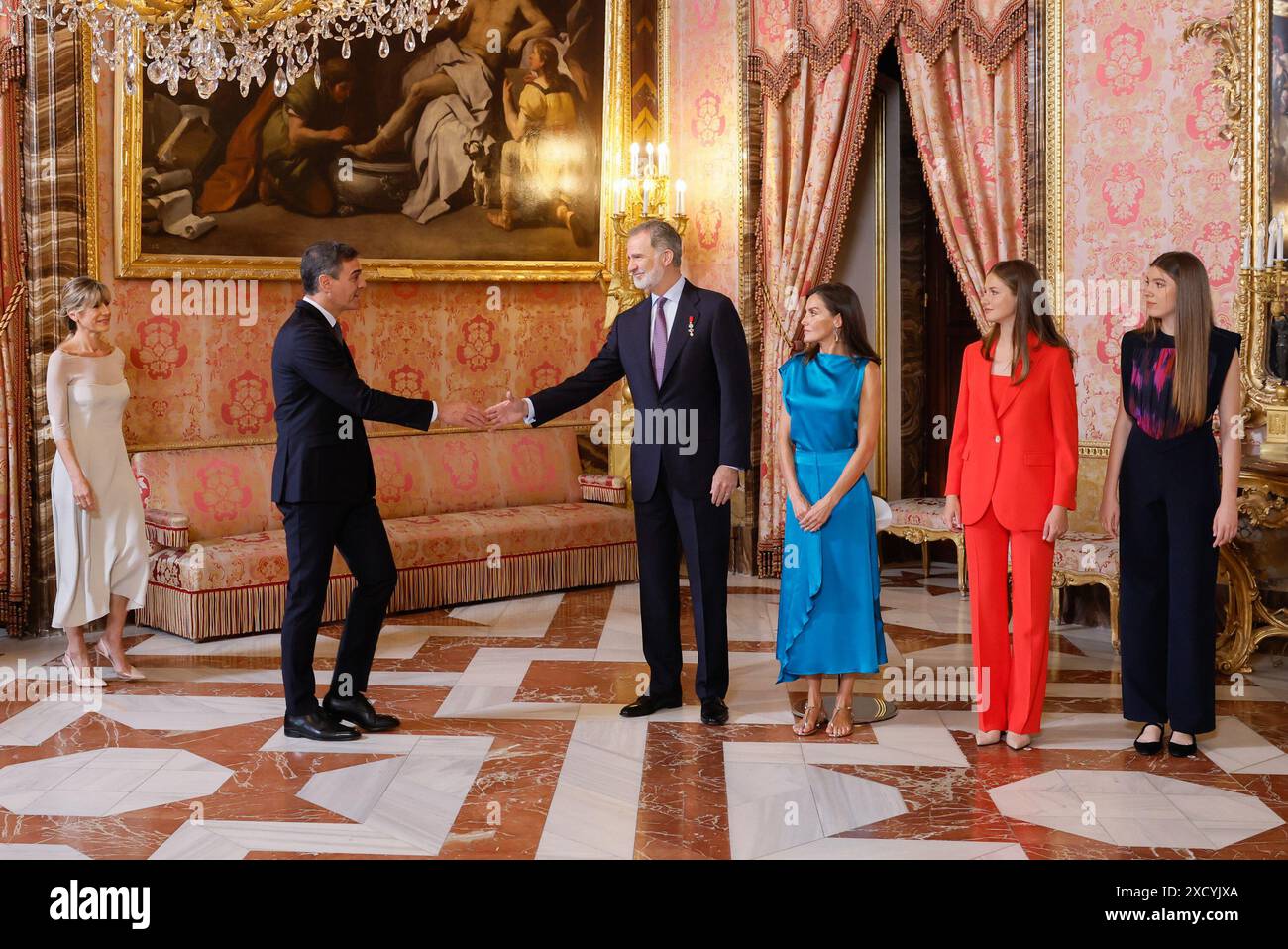 Princes Léonor d'Espagne, le roi Felipe VI, la reine Letizia et Sofia lors des événements de célébration du 10ème anniversaire de la proclamation du roi au Palais Royal le 19 juin 2024 à Madrid Espagne Banque D'Images