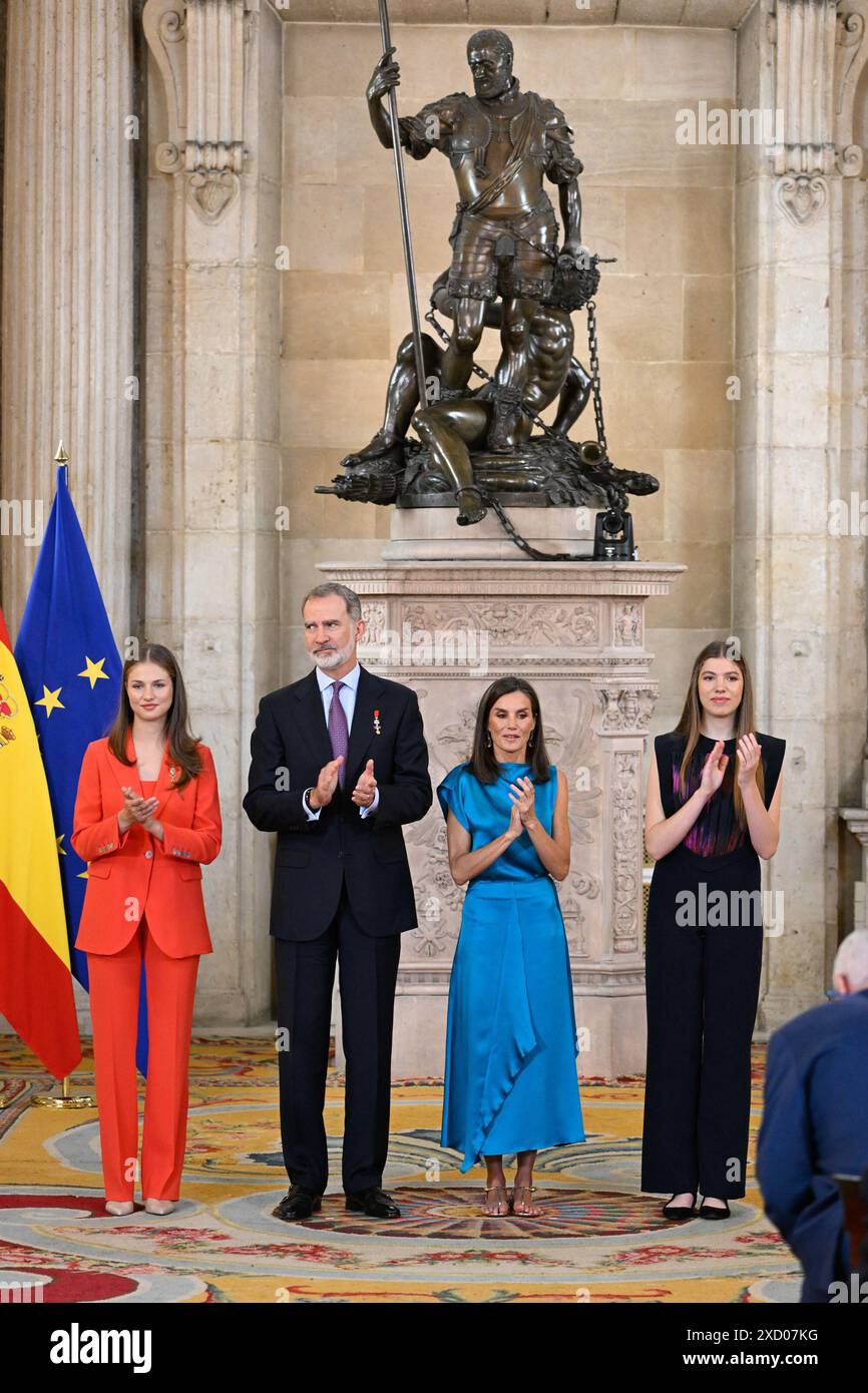 Princes Léonor d'Espagne, le roi Felipe VI, la reine Letizia et Sofia lors des événements de célébration du 10ème anniversaire de la proclamation du roi à Banque D'Images