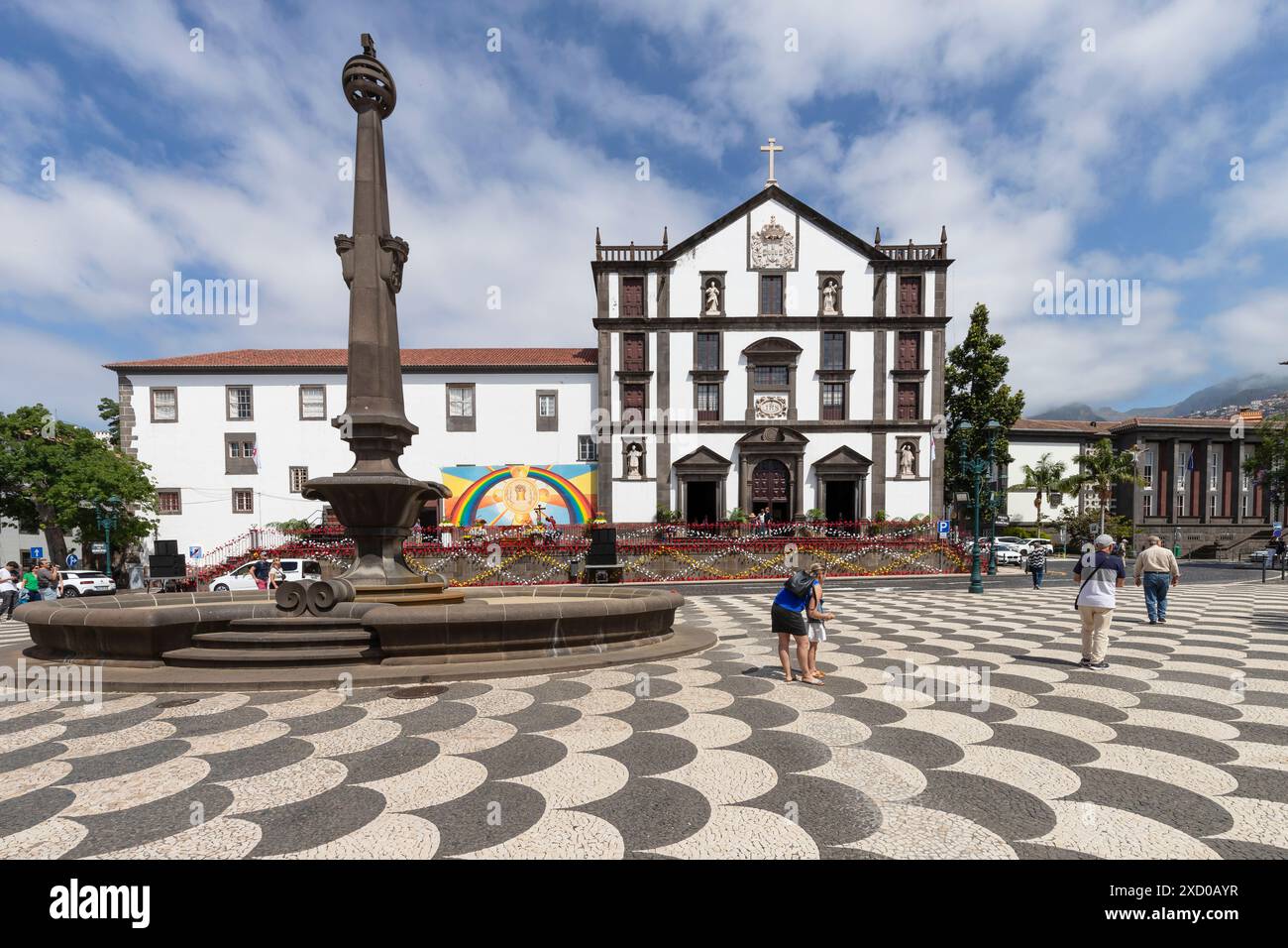 Église Igreja do Colegio sur la place de la ville dans le centre historique de Funchal. Banque D'Images