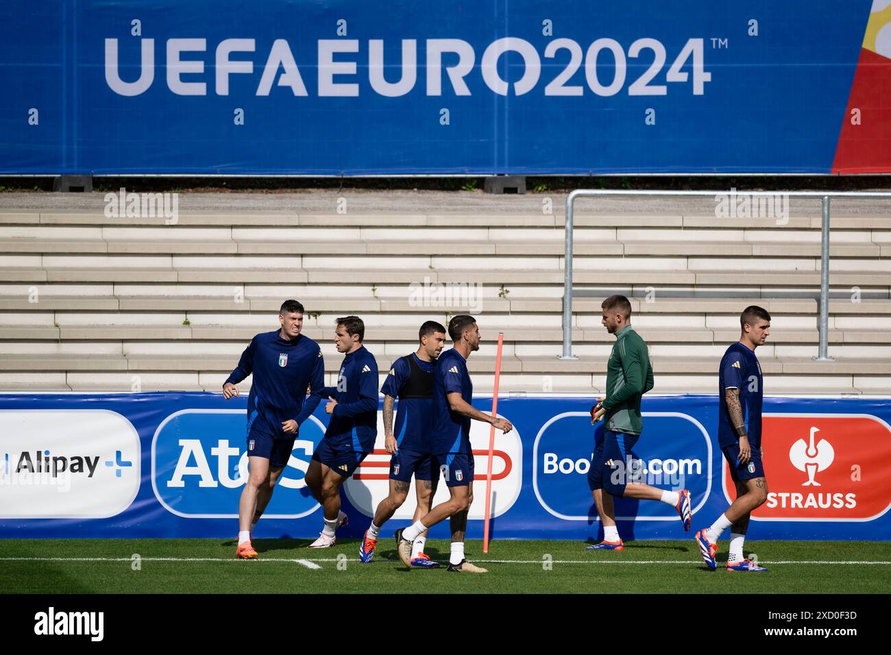 Hemberg-Stadion, Allemagne. 19 juin 2024. Alessandro Bastoni, Federico Chiesa, Mattia Zaccagni, Lorenzo Pellegrini, Guglielmo Vicario et Gianluca Mancini (Italie) en action lors de l'entraînement en Italie à la veille du match de football en phase de groupes de l'UEFA EURO 2024 contre l'Espagne. Crédit : Nicolò Campo/Alamy Live News Banque D'Images