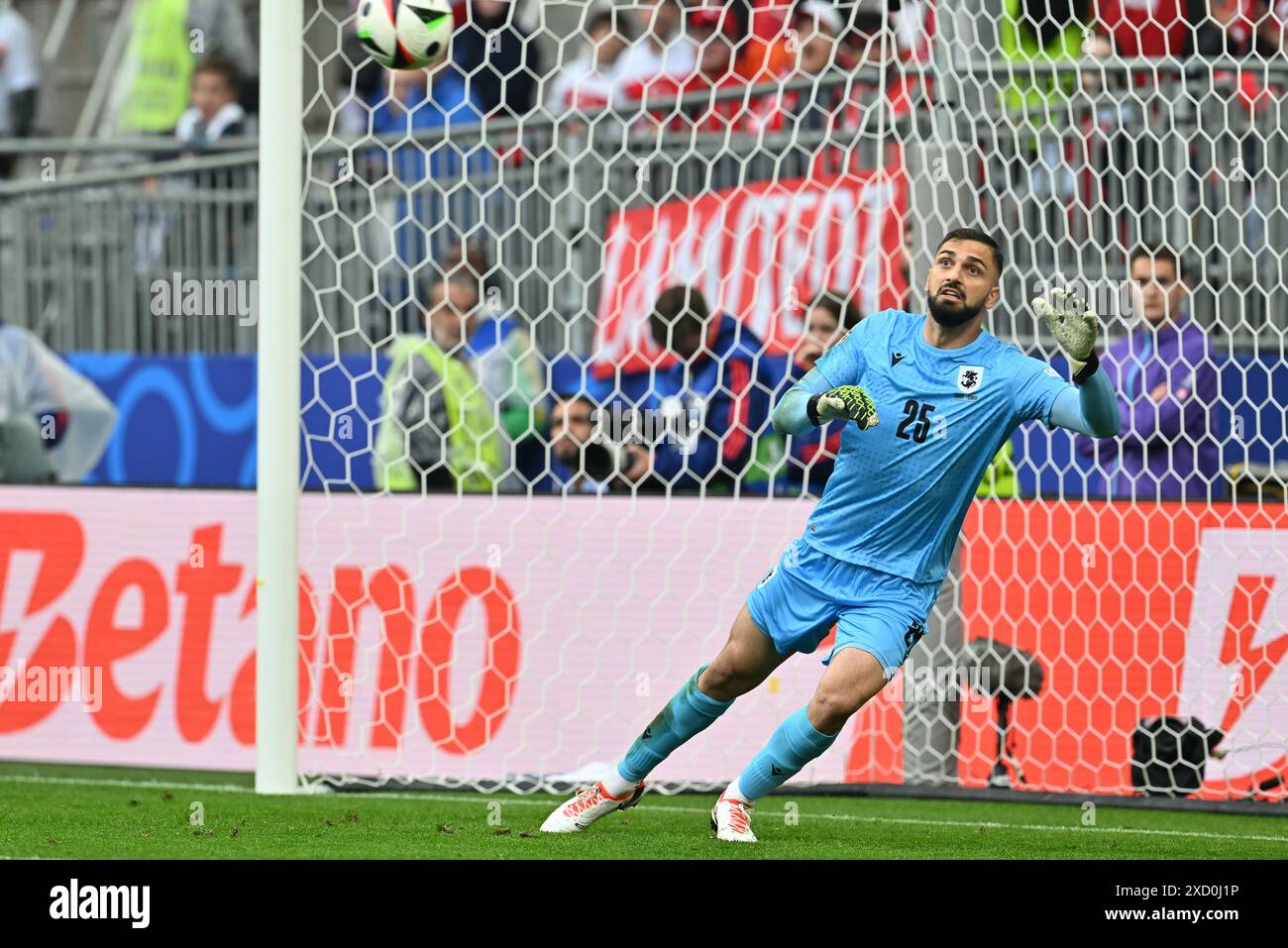 Giorgi Mamardashvili (25) de Géorgie photographié lors d'un match de football entre les équipes nationales de Turquie et de Géorgie le premier jour du Groupe F dans la phase de groupes du tournoi UEFA Euro 2024 , le mercredi 18 juin 2024 à Dortmund , Allemagne . PHOTO SPORTPIX | David Catry Banque D'Images