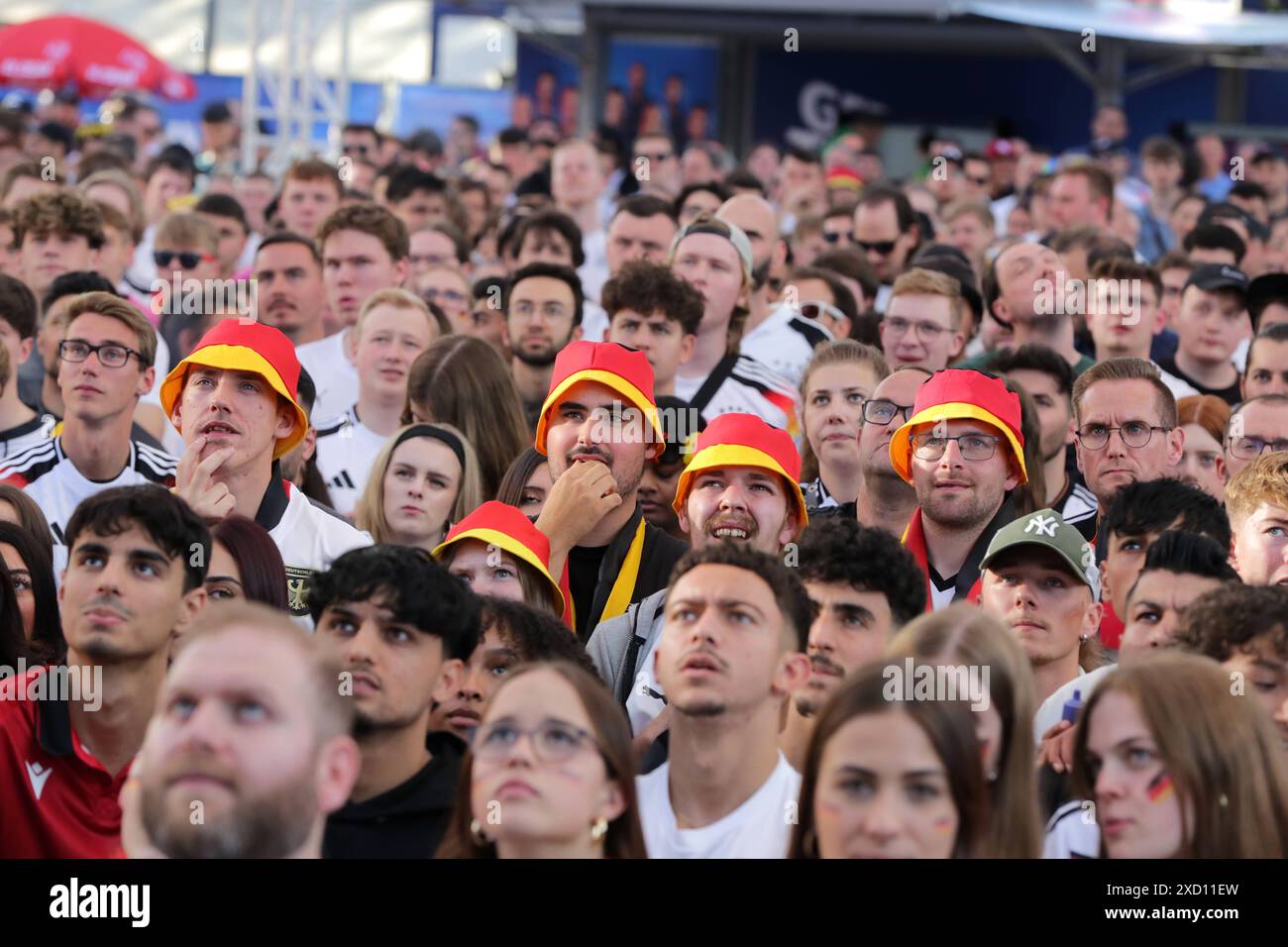 19.06.2024 Dortmund, Fanzone Friedensplatz, Übertragung UEFA EURO2024 Gruppenspiel Deutschland gegen Ungarn, Endstand 2:0. *** 19 06 2024 Dortmund, Fanzone Friedensplatz, diffusion UEFA EURO2024 match de groupes Allemagne vs Hongrie, score final 2 0 Banque D'Images