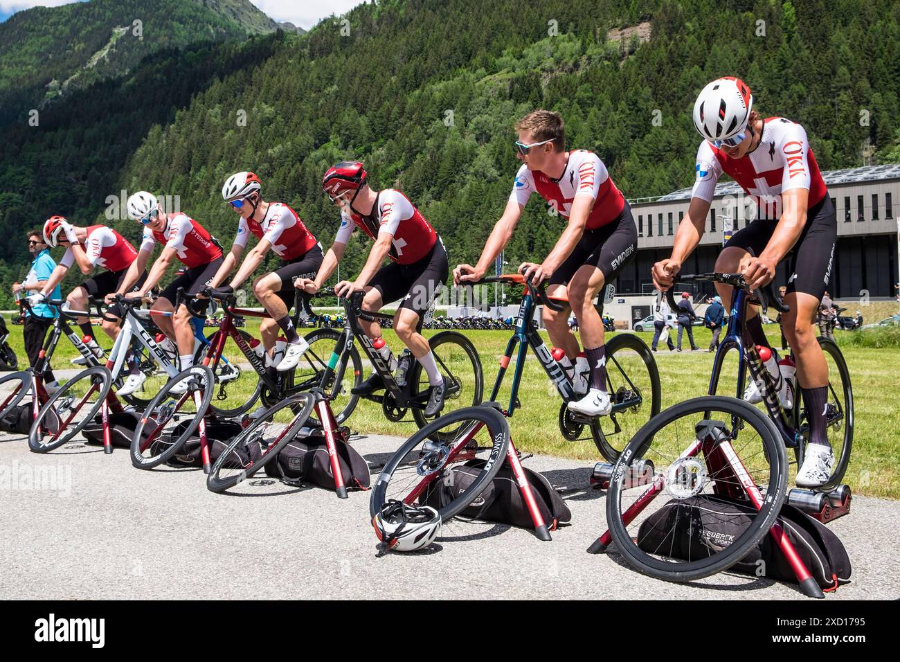 Suisse, Canton Tessin, Tour de Suisse 2024, Ambri, équipe cycliste suisse Banque D'Images