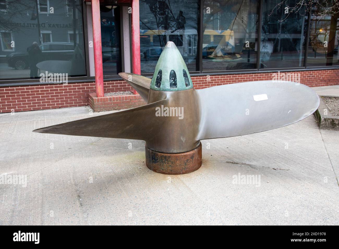 Exposition d'hélices de bateau à l'extérieur du Musée maritime de l'Atlantique sur la promenade riveraine à Halifax, Nouvelle-Écosse, Canada Banque D'Images