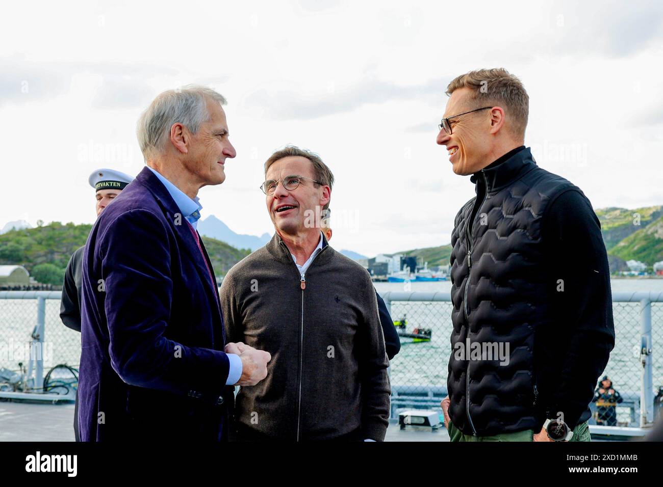 Bodo 20240619. Le premier ministre norvégien Jonas Gahr Store (à gauche), le premier ministre suédois Ulf Kristersson et le président finlandais Alexander Stubb sur le navire des garde-côtes KV Svalbard à Bodo. Photo : Jan Langhaug / NTB Banque D'Images