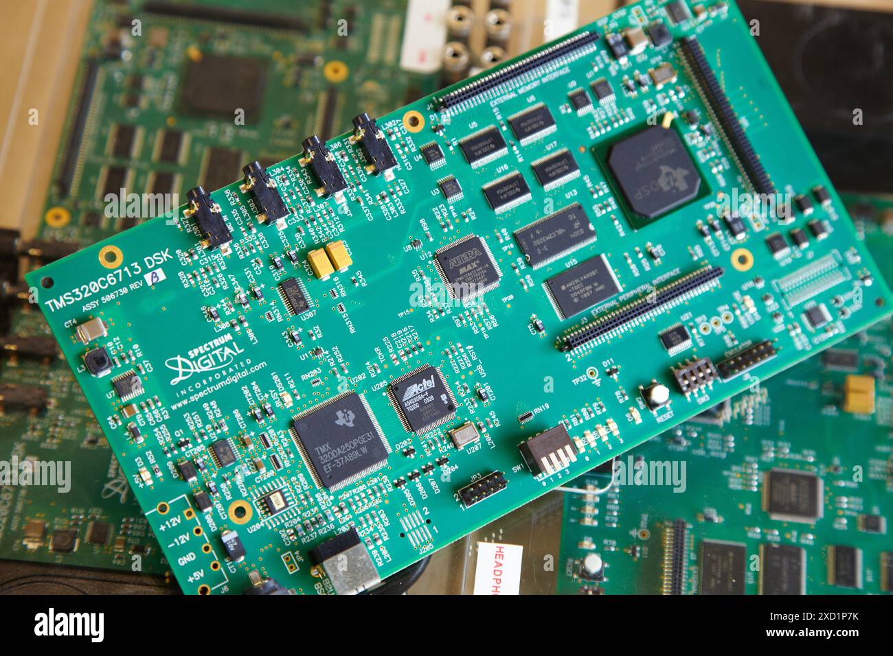Carte mère, laboratoire de traitement numérique du signal, salle informatique, unité télécommunications, Electronique et Communications, CEIT (Centre d'études et Banque D'Images