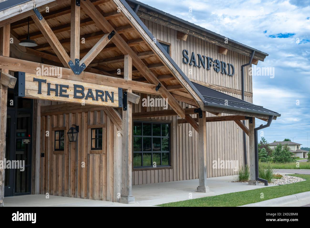 Sioux Falls, Dakota du Sud, États-Unis - 6,8.2024, entrée principale du centre d'événements Barn Sanford. Banque D'Images