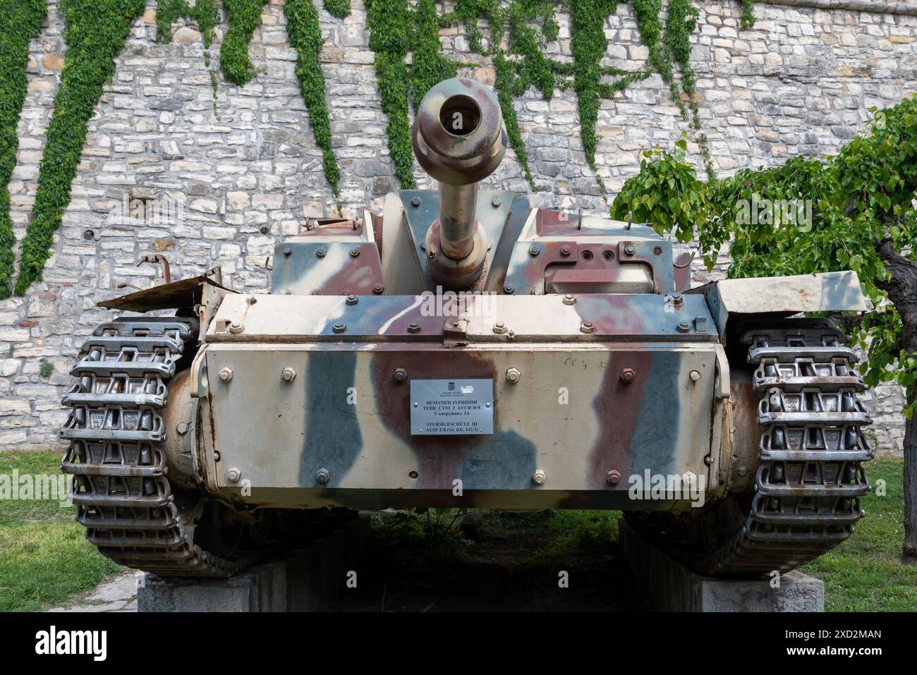 Allemand Sturmgeschütz iii F 8 exposé à la forteresse militaire de Belgrade. Avril 2024. Banque D'Images