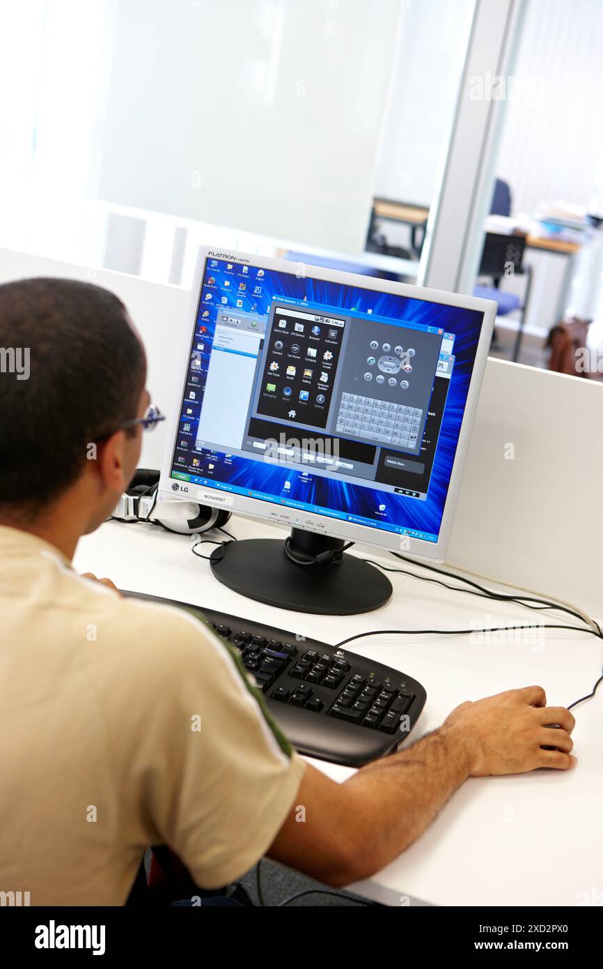 Tester une application à l'aide d'un émulateur d'appareil mobile, tourisme et patrimoine, Vicomtech-IK4 Visual interaction and communication technologies cent Banque D'Images