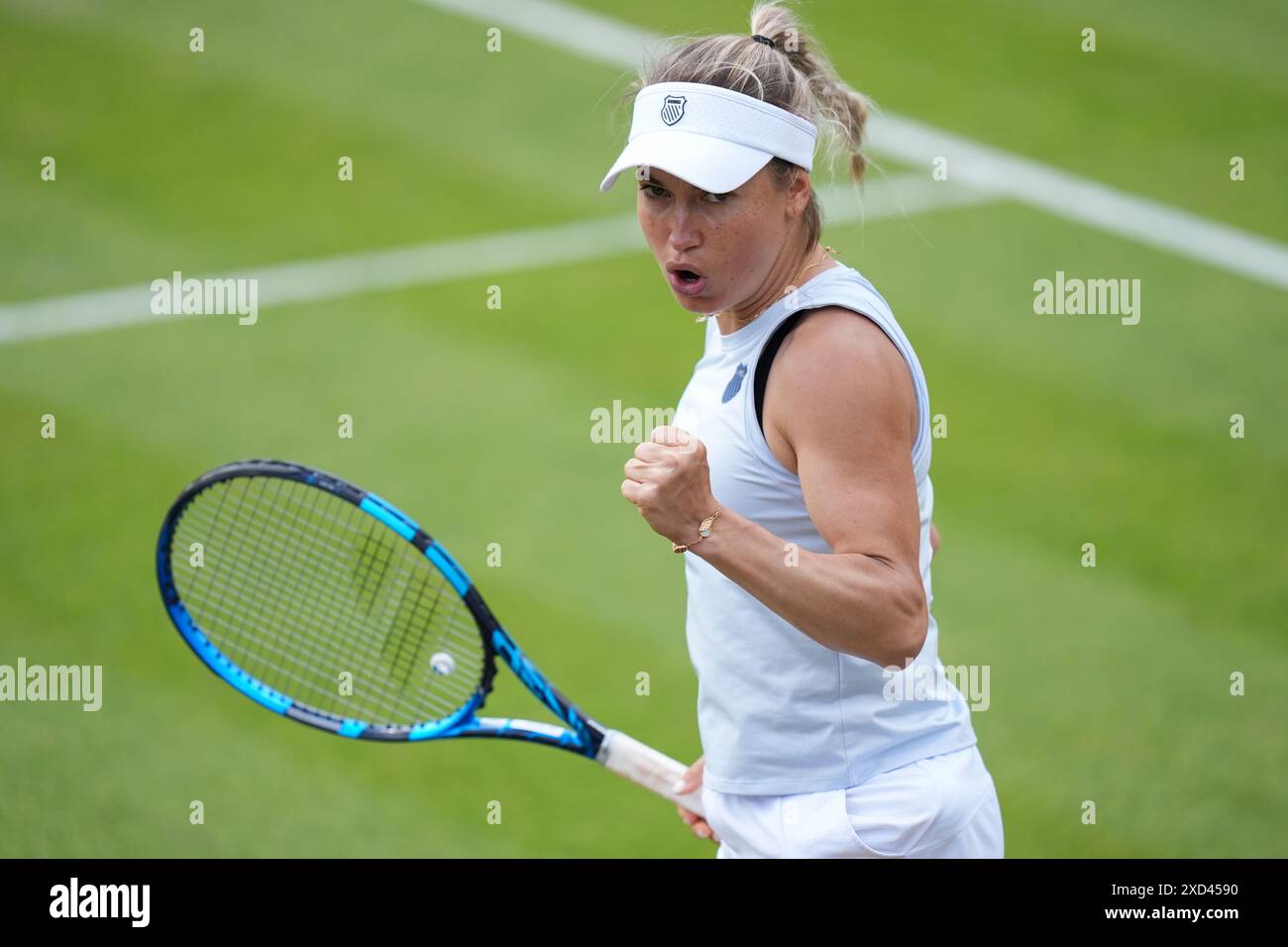 Yulia Putintseva fait des gestes lors de son match en simple féminin contre Anhelina Kalinina le sixième jour du Rothesay Classic au Edgbaston Priory Club, Birmingham. Date de la photo : jeudi 20 juin 2024. Banque D'Images