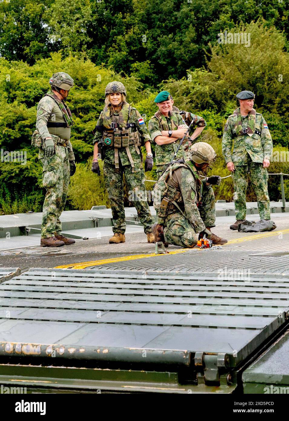 Reine Maxima des pays-Bas au Defensiecomplex Fort Crevecoeur à Den Bosch, le 20 juin 2024, pour assister à l'exercice du Régiment des ingénieurs, il s'agit d'une unité de soutien au combat. Cette unité spécifique des forces armées est formée au franchissement d'obstacles et à la construction d'infrastructures militaires telles que des ponts et des ferries photo : Albert Nieboer/Netherlands OUT/point de vue OUT Banque D'Images