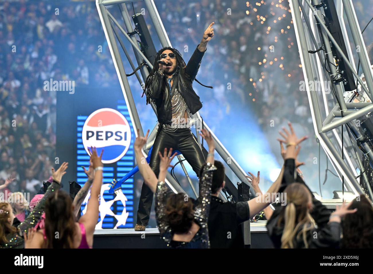 Lenny Kravitz et son groupe donnent un concert d'avant-match avant un match de football entre le Borussia Dortmund allemand et le Real Madrid CF espagnol lors de la finale de l'UEFA Champions League de la saison 2023-24, le dimanche 1er juin 2024 à Londres , Royaume-Uni . PHOTO SPORTPIX | David Catry Banque D'Images