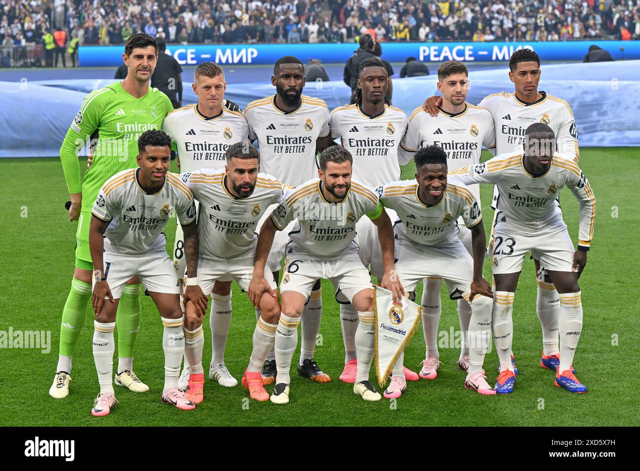 3 298 photos et images haute résolution de David Beckham Real Madrid - Getty Images