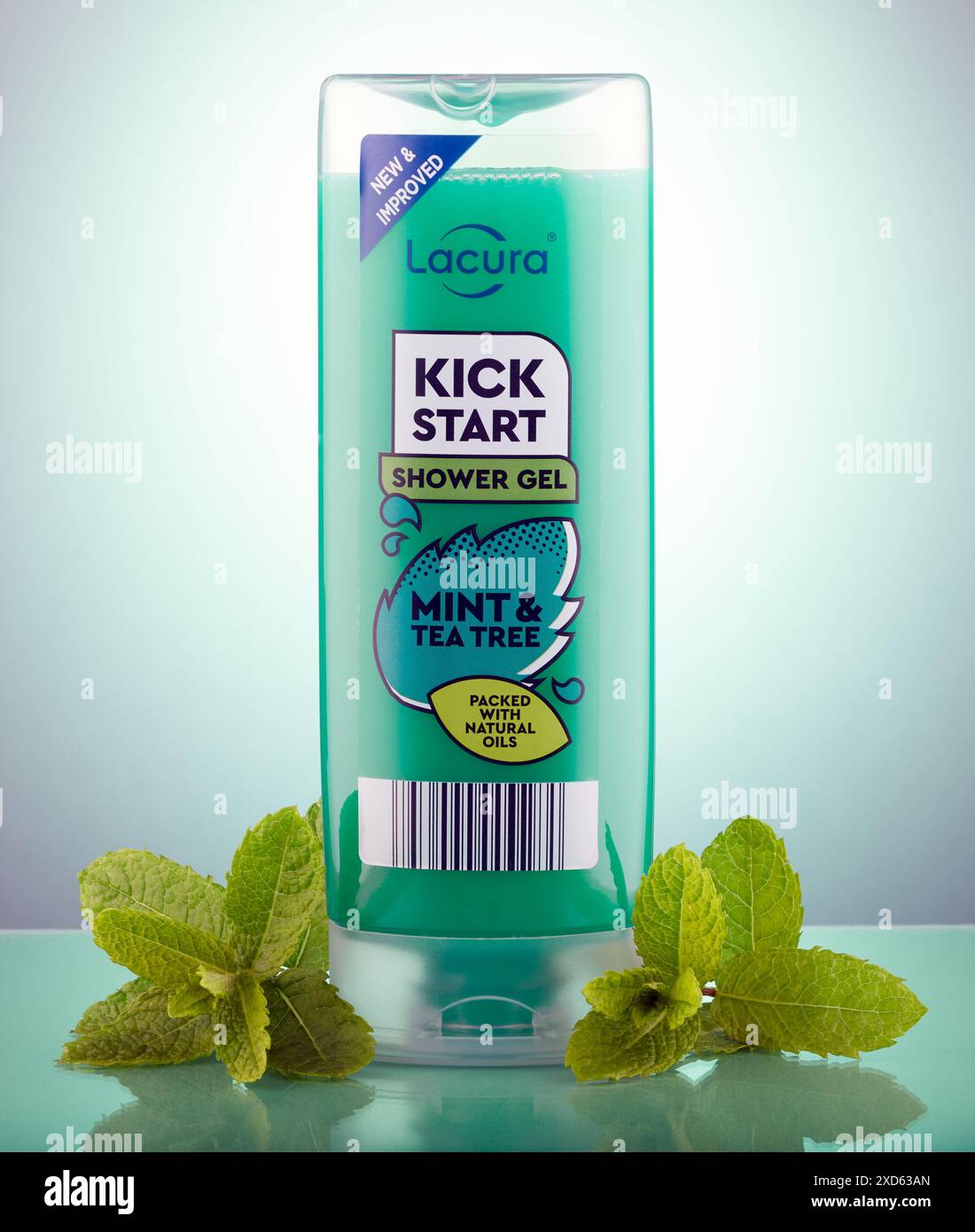 Mansfield, Nottingham, Royaume-Uni, 20 juin 2024 : image de produit studio du gel douche Lacura Kick Start produit pour Aldi Stores Limited. Banque D'Images