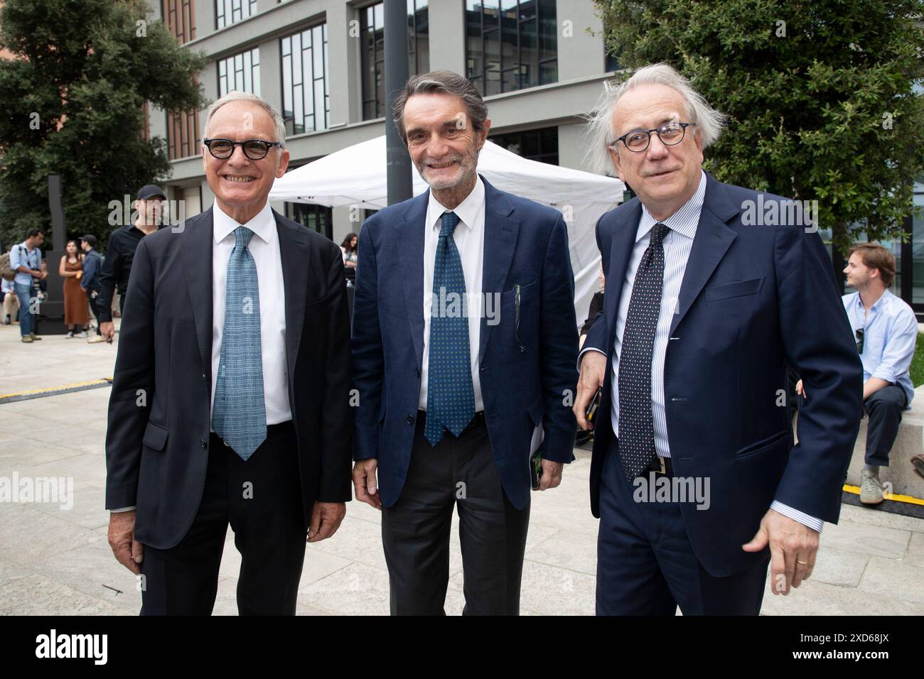 Milan, Italie. 20 juin 2024. Nella foto da sinistra verso destra Umberto Cabini Presidente Fondazione ADI, Attilio Fontana Presidente Regione Lombardia, Luciano Galimberti Presidente ADI Milano, Italia - Cronaca Giovedì, 20 Giugno, 2024. (Foto di Marco Ottico/Lapresse) ADI Design Museum cérémonie de remise des prix Compasso d'Oro Milan, Italie - Actualités jeudi 20 juin 2024. (Photo de Marco Ottico/Lapresse) crédit : LaPresse/Alamy Live News Banque D'Images