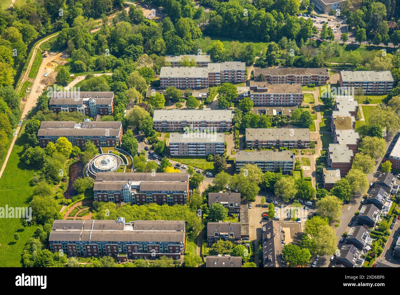 Vue aérienne, immeuble, résidence Robert-Hansen-Straße, résidence pour personnes âgées Haus Schlosspark, espaces verts, Banque D'Images