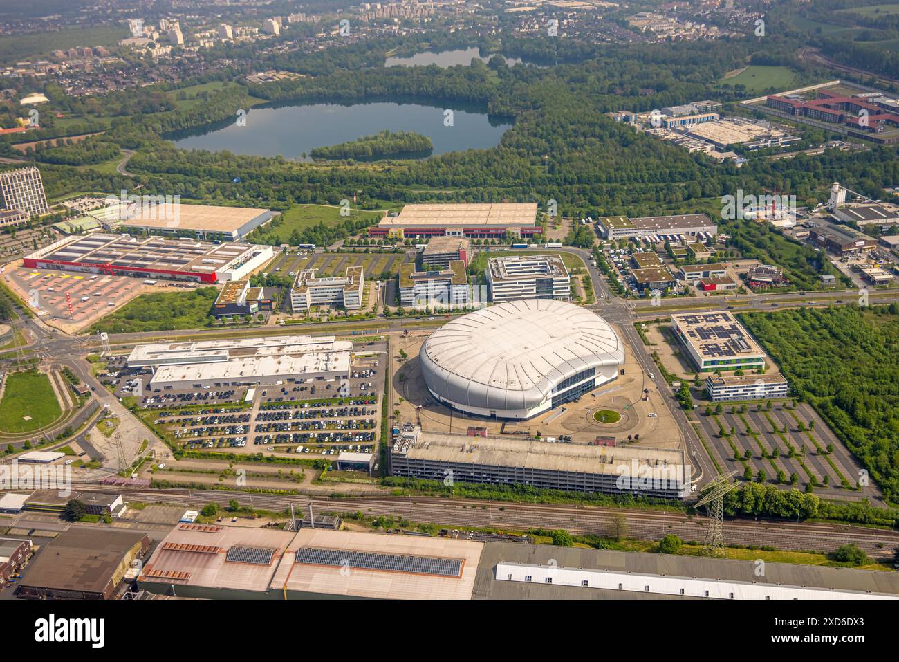 Vue aérienne, salle multifonctionnelle PSD Bank Dome pour événements, concerts et réceptions, Park Gut Heiligendonk et Silbersee dans la zone forestière, Theodorstr Banque D'Images