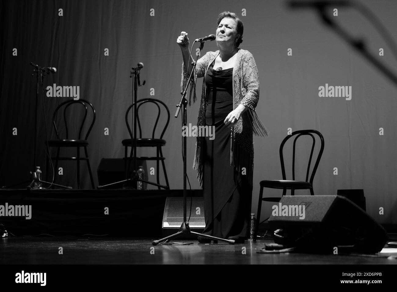 Madrid, Espagne. 20 juin 2024. La chanteuse Carmen Linares se produit sur scène lors du Festival universel de musique 2024 au Teatro Albeniz le 20 juin 2024 à Madrid, Espagne. Crédit : Sipa USA/Alamy Live News Banque D'Images