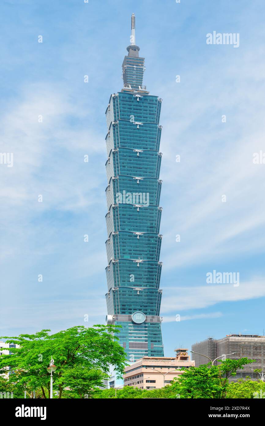 Taipei, Taiwan - 23 avril 2019 : vue imprenable sur Taipei 101 (Taipei World Financial Center) dans le centre-ville. Banque D'Images