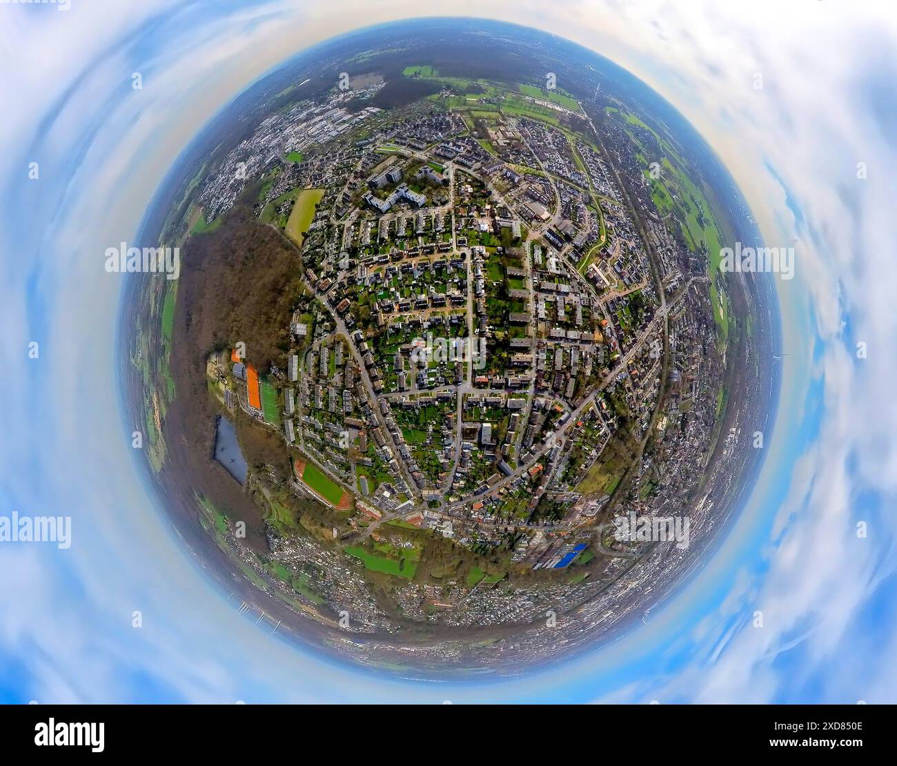 Vue aérienne, zone résidentielle Hühnerheide, une zone résidentielle nouvelle et adaptée aux enfants, globe terrestre, image fisheye, image à 360 degrés, monde minuscule, peu Banque D'Images