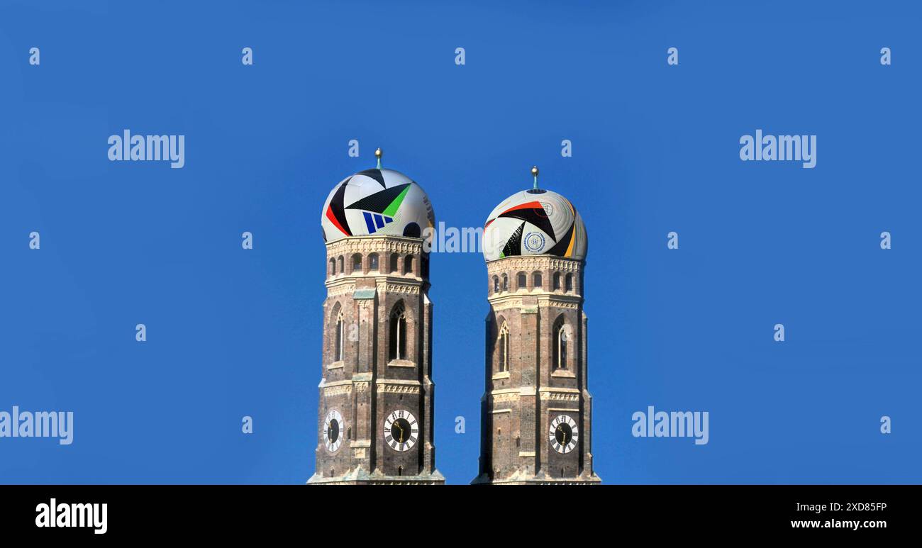 München im EM-Fußballfieber. Fussball, UEFA, EURO, EM, Europameisterschaft 2024, Frauenkirche Wahrzeichen von München mit EM-Fußball, Symbolfoto, Fotomontage, *** Munich in EM soccer Fever Football, UEFA, EURO, EM, Championnat d'Europe 2024, Frauenkirche monument de Munich avec EM soccer, photo symbolique, photomontage, Copyright : xHeinzxGebhardtx Banque D'Images