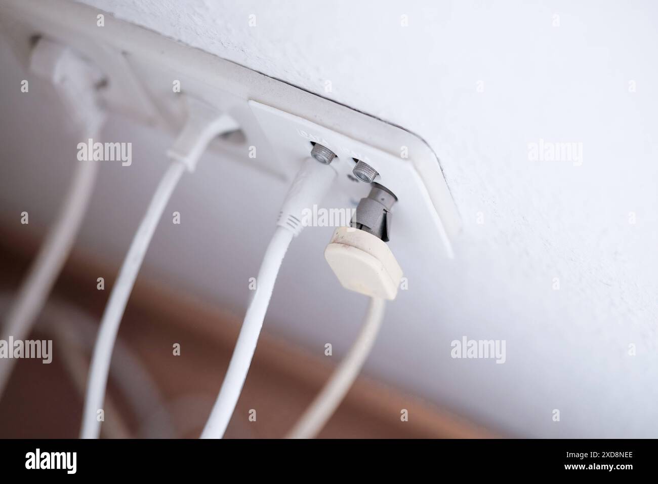 Düsseldorf 21.06.2024 Mietnebenkostenprivileg Nebenkostenprivileg Kabelfernsehen Mietersache Mietnebenkosten Vermieter Kabelgebühren Kabel-TV Übergangsfrist Mehrfamilienhaus Hauseigentümer Kabelkosten Betriebskostenabrechnung Kabelgebühren Fernsehempfangsart Schwarznutzung Fernsehanschluss Sammelanschluss Kabelalternativen DVB-T2 HD IPTV VDSL-streaming Satellitenfernsehen TKG-Novelle Kabeldose Unitymedia Vodafone Düsseldorf Nordrhein-Westfalen Deutschland *** Düsseldorf 21 06 2024 Location accessoire privilège de coût coûts accessoires privilège de télévision par câble locataires importance coûts de location accessoires la Banque D'Images