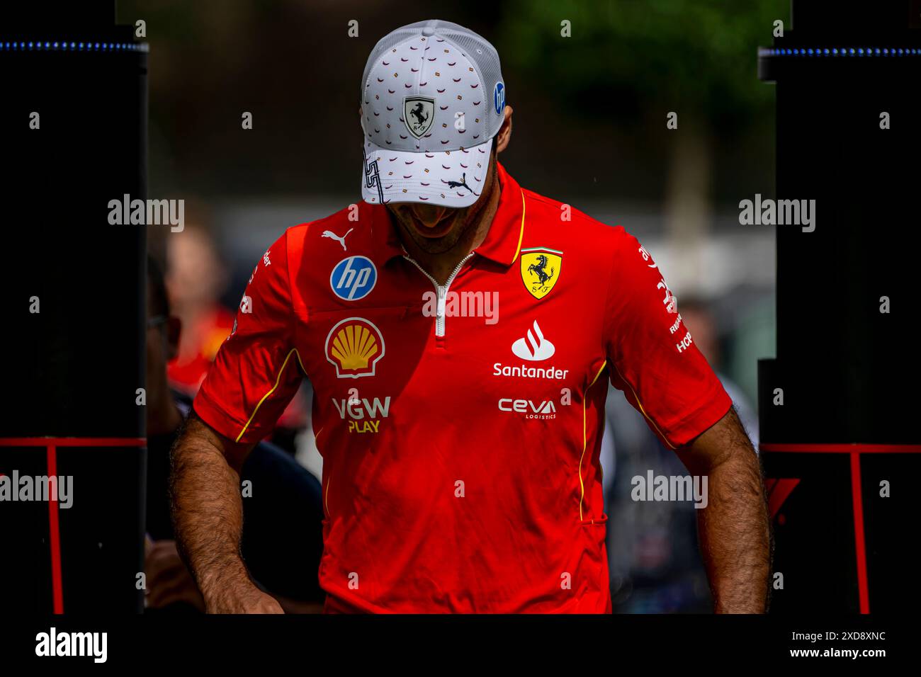 Montmelo, Espagne, 21 juin 2024, Carlos Sainz, de l'Espagne, concourt pour Ferrari. The Build Up, 10e manche du championnat de formule 1 2024. Crédit : Michael Potts/Alamy Live News Banque D'Images