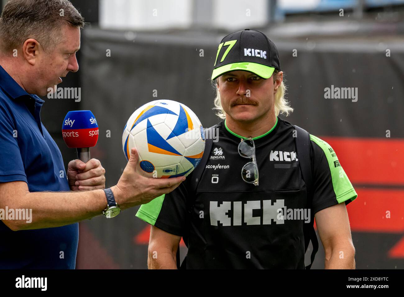 Montmelo, Espagne, 21 juin 2024, Valtteri Bottas, finlandais, concourt pour l'écurie Stake F1 Team. The Build Up, 10e manche du championnat de formule 1 2024. Crédit : Michael Potts/Alamy Live News Banque D'Images