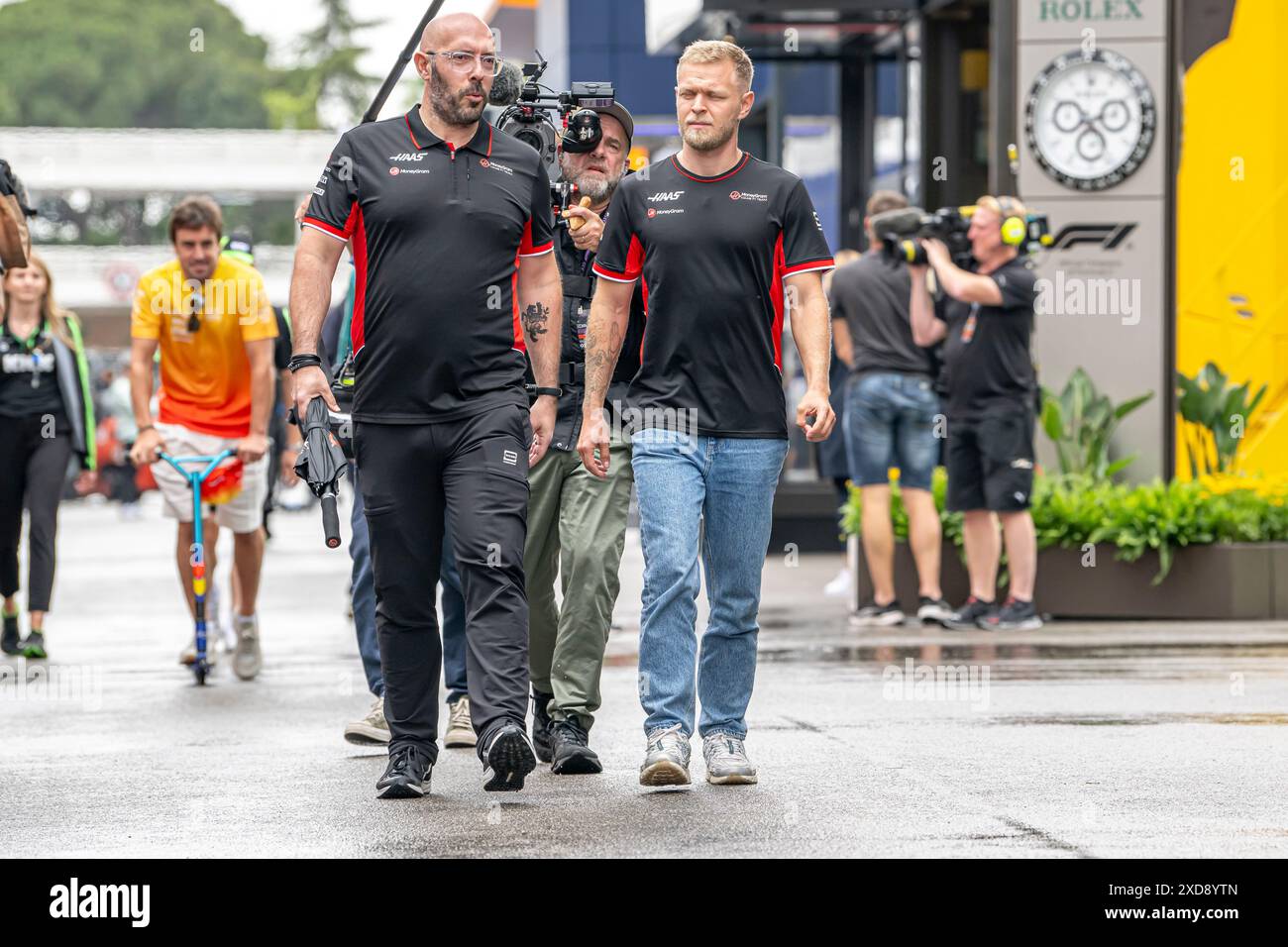Montmelo, Espagne, 21 juin 2024, Kevin Magnussen, du Danemark, concourt pour Haas F1. The Build Up, 10e manche du championnat de formule 1 2024. Crédit : Michael Potts/Alamy Live News Banque D'Images