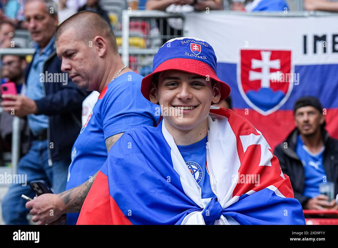 Düsseldorf, Allemagne, 21 juin 2024 : les fans de Slovaquie lors du match de football UEFA EURO 2024 Allemagne du Groupe E entre la Slovaquie et l'Ukraine à la Düsseldorf Arena de Düsseldorf, Allemagne. (Daniela Porcelli/SPP) crédit : SPP Sport Press photo. /Alamy Live News Banque D'Images